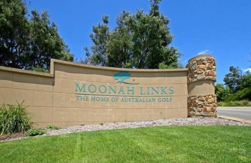 Fingal House | Ideal Retreat for Golfers and Hot Spring Lovers