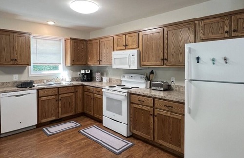 Farmville House | Convenient home close to downtown!