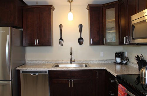 Lynchburg House | Comfortable Home with Guest House for Memorable Stays