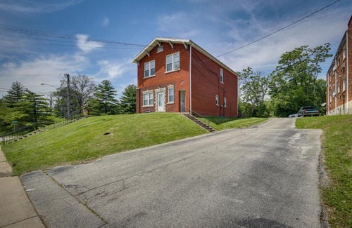 Jennings Apartment | Cozy Jennings Apartment, Just 12 Miles from St. Louis!