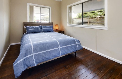South West Rocks House | Pet-Friendly Retreat with Kitchen & Outdoor Access