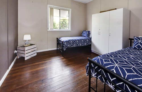 South West Rocks House | Pet-Friendly Retreat with Kitchen & Outdoor Access