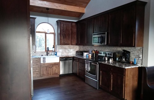 Divide House | Prime Location in Divide with Breathtaking Views & BBQ