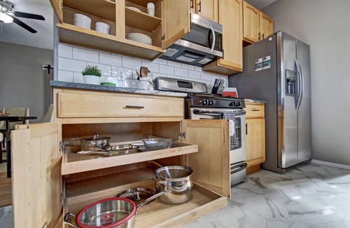 Meridian House | Prime Location Modern Farmhouse with Family-Friendly Amenities