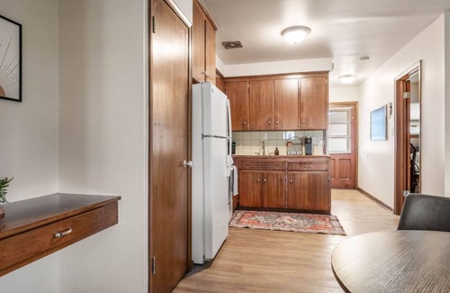 Wyandotte Apartment | Convenient Private Entrance 1 Bedroom in Riverview