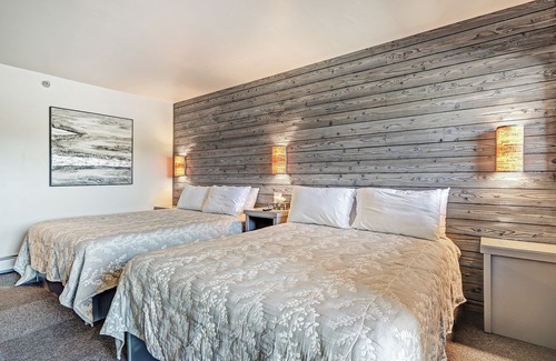 Angel Fire Hotel | Prime Location & Oceanfront Comfort at Elk Horn Lodge 304