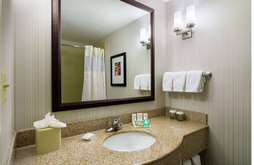 Hopelawn Hotel | Prime Location with Free Parking & Fitness Near Roosevelt Park