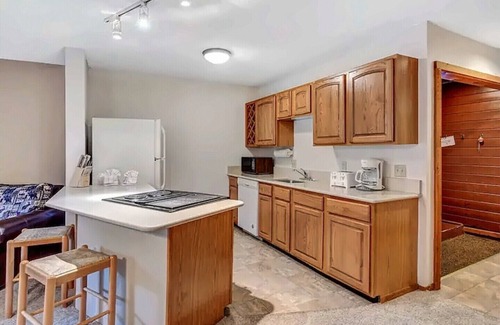 Rendezvous Condo | Prime Location with Easy Access to Ski Slopes and Pool