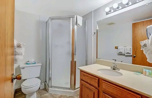 Rendezvous Condo | Prime Location with Easy Access to Ski Slopes and Pool