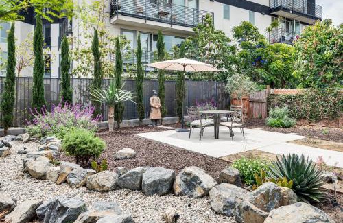Downtown Los Angeles House | Convenient Los Angeles Retreat about 1 Mi to Downtown!