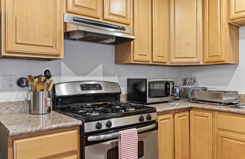 Milpitas House | Discover a Hidden Gem with Spa and Family-Friendly Amenities