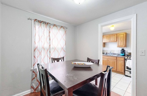 Dupont House | Cozy Denver 1 Bedroom Home Near Sporting Goods Park