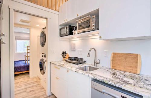 South Salt Lake House | Cozy Salt Lake Tiny Home with Chic Interior & Child-Friendly Amenities