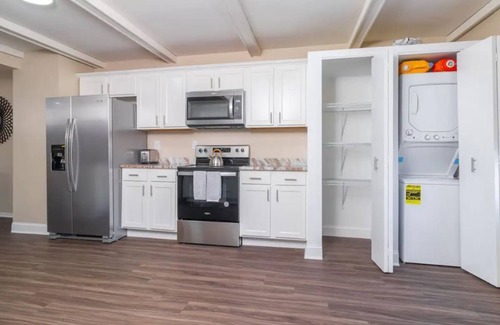 New Castle House | Perfect 3BR Getaway with Parking, Pet and Kid Friendly