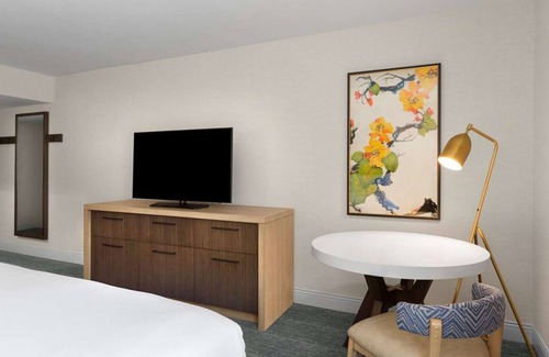 Milpitas Hotel | Convenient Pets Allowed Stay with Pool & Modern Units