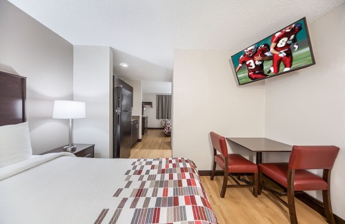 Council Bluffs Hotel | Convenient Hotel Stay with Pool and Free Parking Access