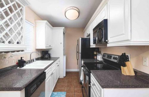 Oxford House | Ideal Location Near Campus and The Square – 9.3/10 Rating
