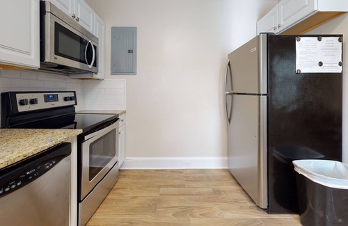 Cartersville House | Unmatched Convenience with Spa & Family-Friendly Amenities
