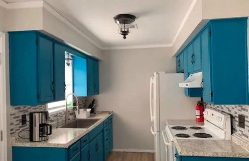 Lahoma House | Ideal Location Near Wind Farms & Wedding Venue, Pet Friendly