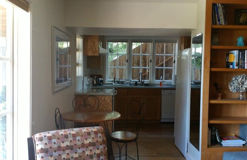 Berkeley Hills Apartment | Comfortable Stay Near UC & Haas with Family-Friendly Amenities