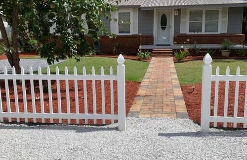 Myrtle Grove House | Ideal 2BR Home with Spa & Breakfast - Guest Rated 10/10