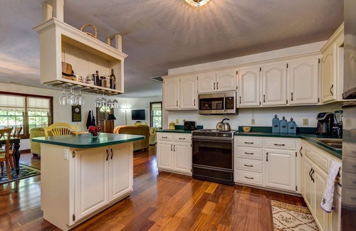 Ozark House | Historic Carriage House with Pool - Rated 10/10 by Guests