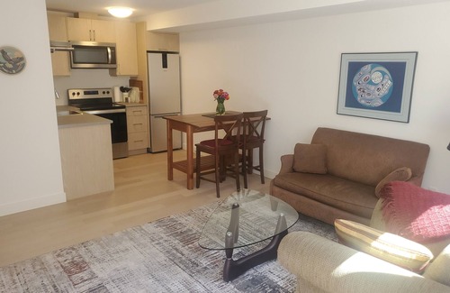 Duncan Apartment | Central Guest Suite with Pool & Spa in Cowichan Valley