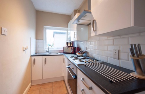 Hinckley House | Convenient House with Pool and Off-Road Parking