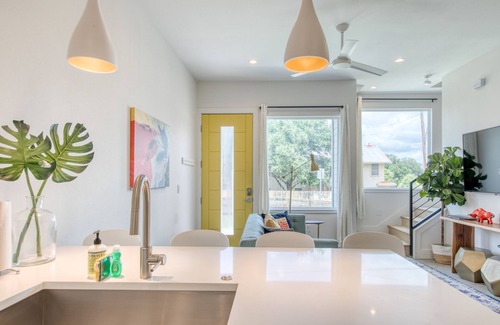 Galindo House | Comfortable Austin Retreat - Unit B with Family-Friendly Amenities