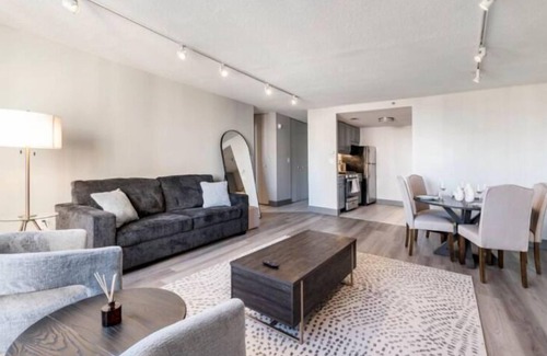 Downtown Hartford Apartment | Hartford HQ: Unwind with Family-Friendly Amenities