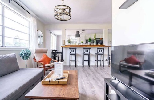 Victorian Village House | Stylish Quadplex Apartment Near Goodale Park & Convention Center