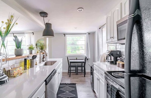 Victorian Village Apartment | Discover Dennison Unit 3: Ideal for Short North Getaways