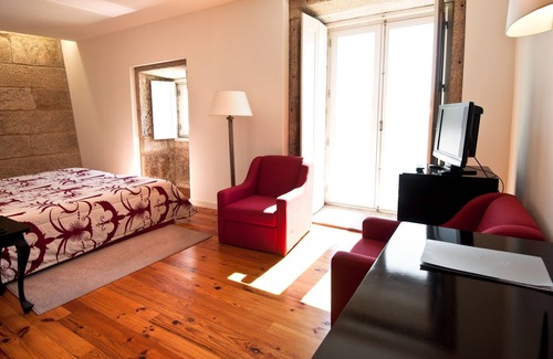 Moncao Hotel | Discover Convento dos Capuchos: A 4-Star Retreat with Spa