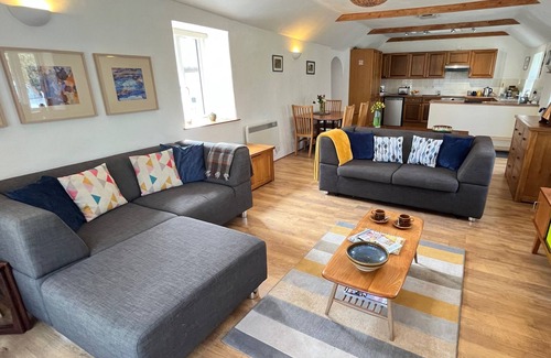 Saint Erth Praze House | Pet-Friendly Converted Barn Near Coast with Spa and Ocean View