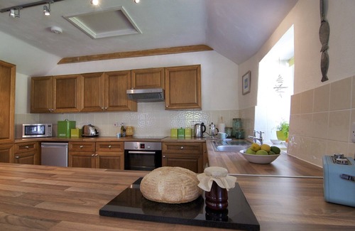 Saint Erth Praze House | Pet-Friendly Converted Barn Near Coast with Spa and Ocean View