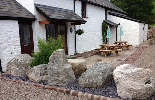 Dol-y-Gaer House | Idyllic Converted Barn on a Working Farm in Brecon Beacons
