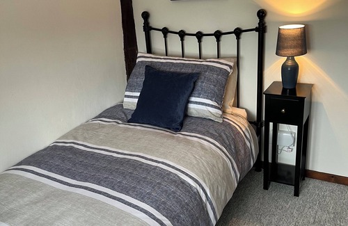 Tenterden House | Historic Grade II Listed Forge with Family-Friendly Amenities