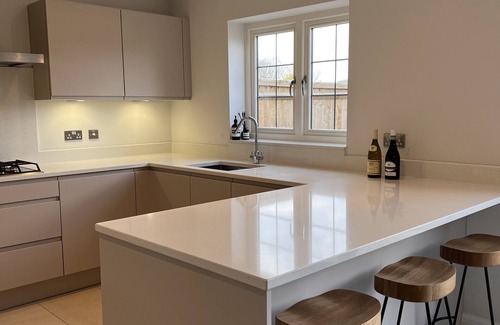Bookham House | Unique Converted Saddlery Retreat with Spa & Hot Tub