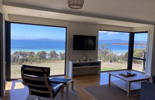 Saltwater River Cottage | Oceanfront Bliss at Convict Beach House - Guest Rated 9.8