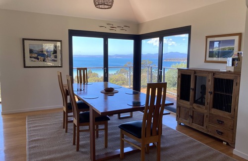 Saltwater River Cottage | Oceanfront Bliss at Convict Beach House - Guest Rated 9.8