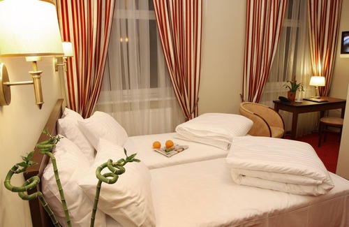 Panevezys Hotel | Top-Rated Conviva Hotel with Family-Friendly Amenities