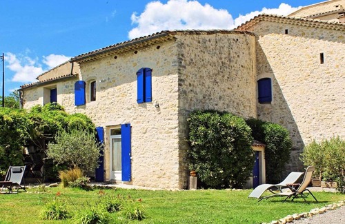 Saint-Jean-de-Crieulon House | Relaxation in the Heart of Mediterranean Vineyards