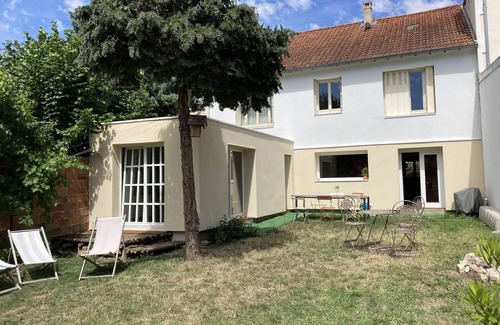 Le Parc Saint-Maur House | Family-Friendly Retreat by the Marne, Near Paris & Disney