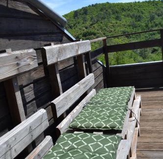 Saint-Sebastien-d'Aigrefeuille House | Relaxing Oceanfront Retreat at Conviviale - 4 Star Comfort