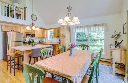 Conway House | North Conway Home with Access to Private Beaches & Spa