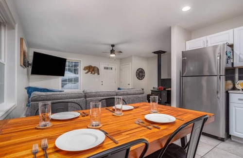 Conway House | Pet-Friendly Conway Retreat with Hot Tub & Fire Pit