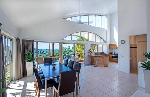 Hamilton Island Apartment | Discover Cooinda Gardens 5: Family-Friendly Apartment Retreat