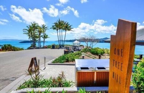 Hamilton Island House | Family-Friendly Getaway with Pool and Spa, Rated 9.4/10