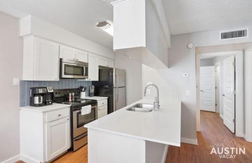 Hyde Park Apartment | Gather and Cook in a Pet-Friendly 4-Star Apartment