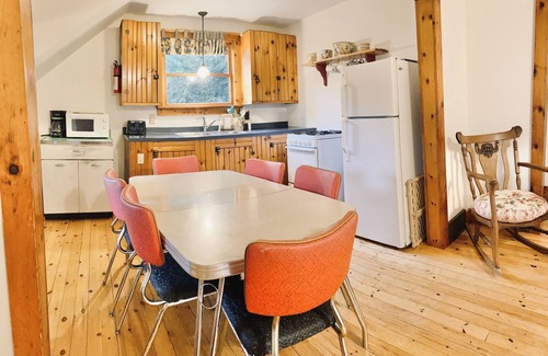 Cooksburg Cabin | Pet-Friendly Retreat in Cook Forest with Free Firewood